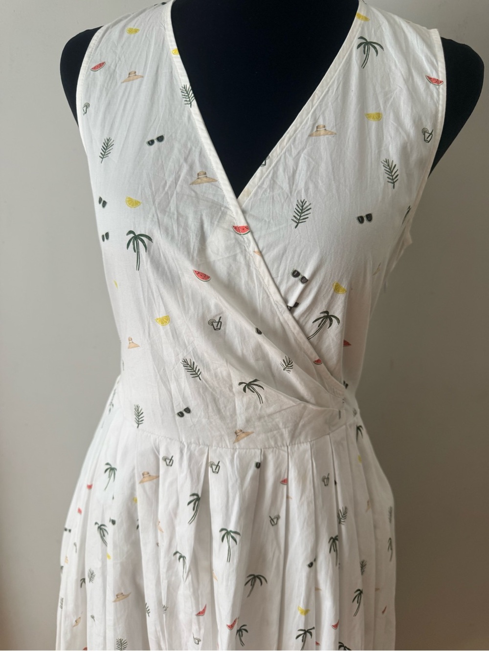 White Sleeveless Wrap Maxi Dress with A-line skirt Fun summer print - Picture 3 of 6